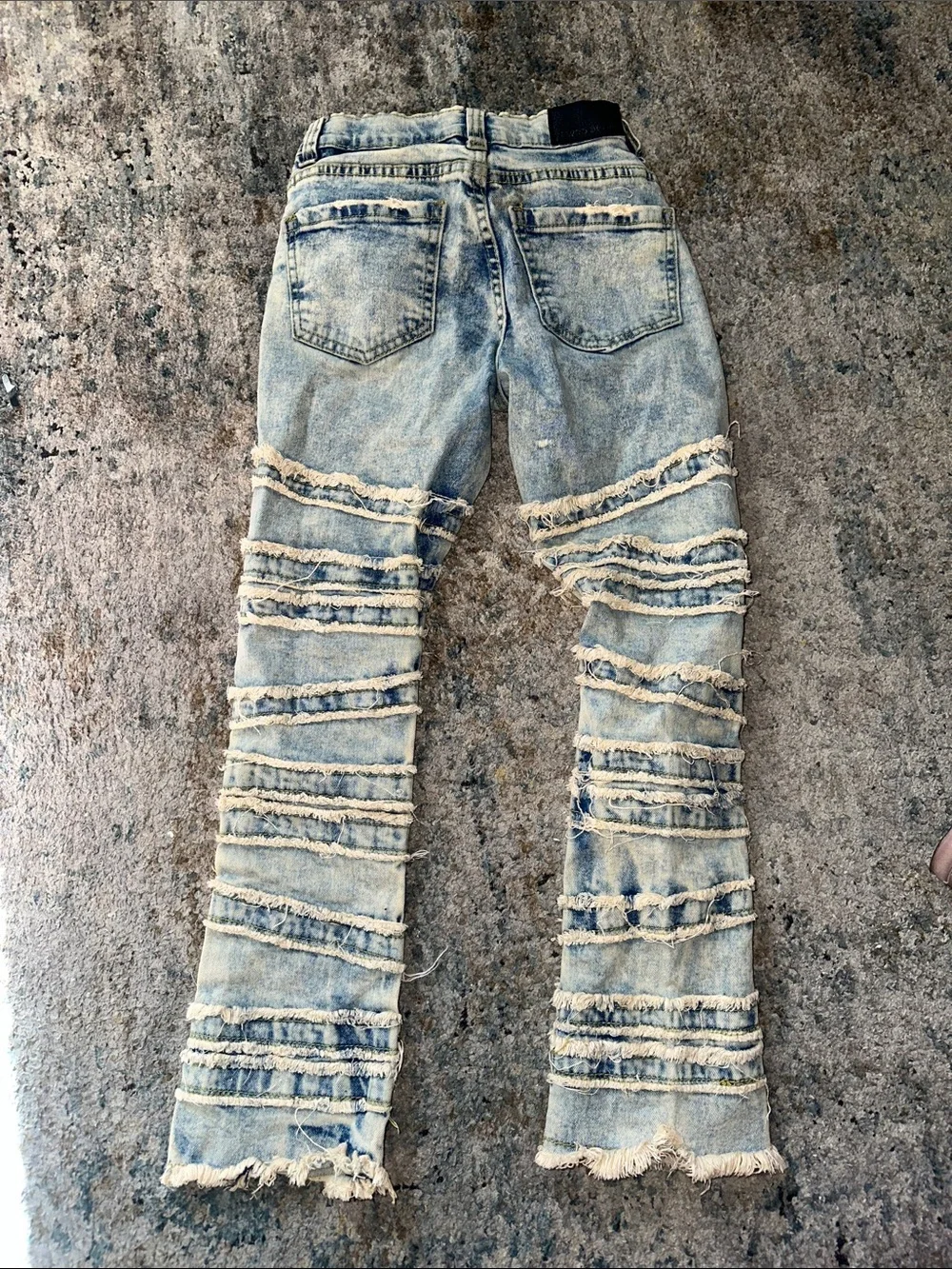 Distressed Light Wash Ripped Jeans - Picture 3 of 3
